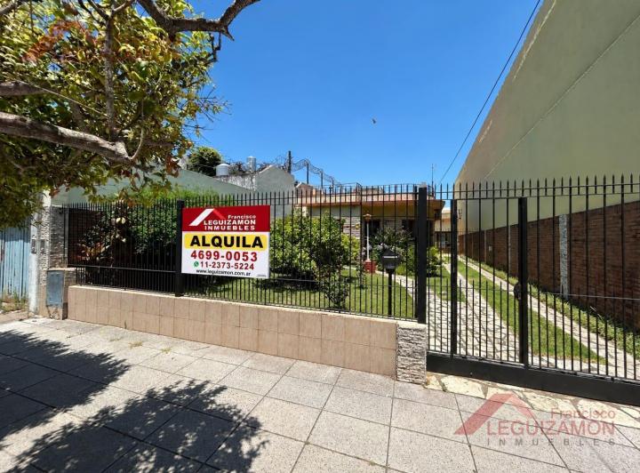 Casa · 139m² · 4 Ambientes · 6 Cocheras