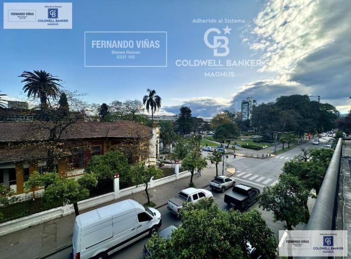 Casa · 350m² · 7 Ambientes