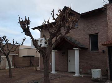 Casa de 5 ambientes, Villa Nueva · Casa Puerto Bizantino, 3 Dorm, 3 Baños, Jardín, Cochera