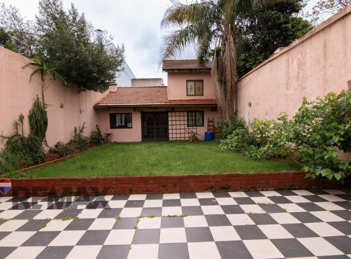 Casa · 250m² · 6 Ambientes · 1 Cochera