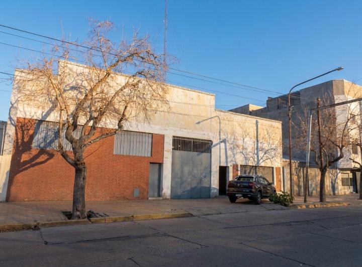Bodega-Galpón · 970m²