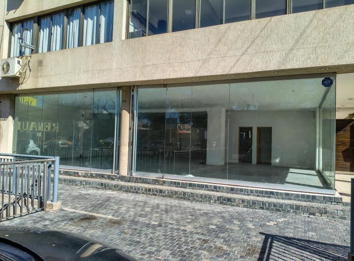 Local comercial · 290m²