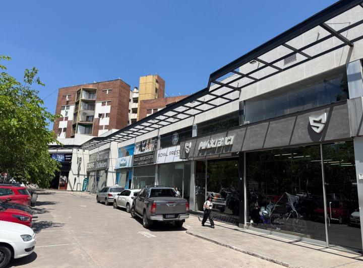 Local comercial · 137m² · 3 Ambientes