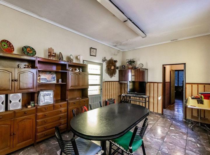 Casa · 198m² · 6 Ambientes · 2 Cocheras