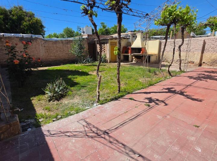 Casa · 140m² · 2 Dormitorios · 2 Cocheras