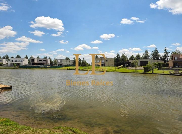 Terreno · 850m²
