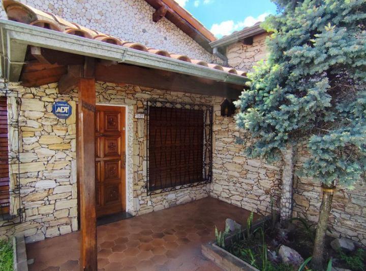 Casa · 128m² · 3 Ambientes · 3 Cocheras