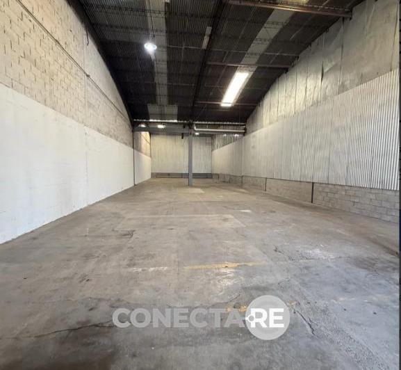 Depósito · 220m²
