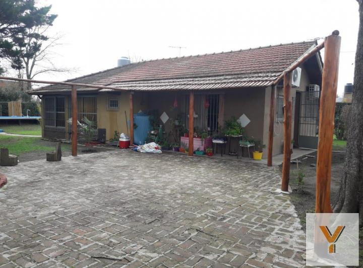 Casa · 110m² · 3 Ambientes · 2 Cocheras