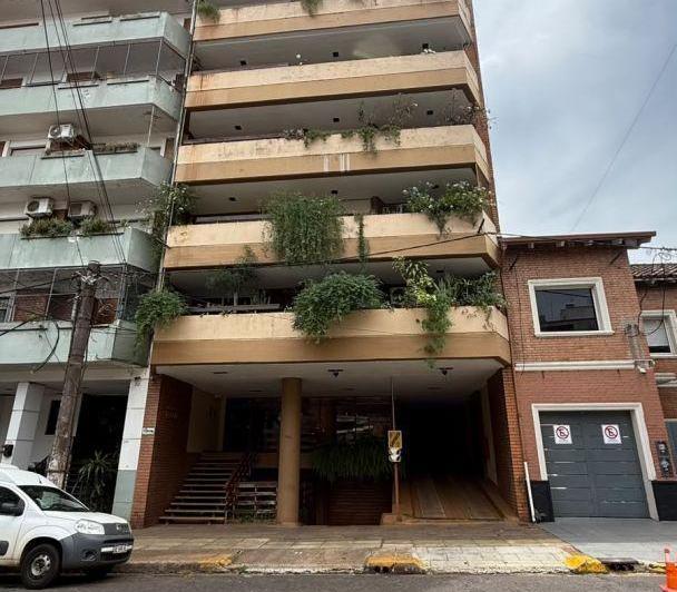 Departamento · 200m² · 5 Ambientes · 1 Cochera
