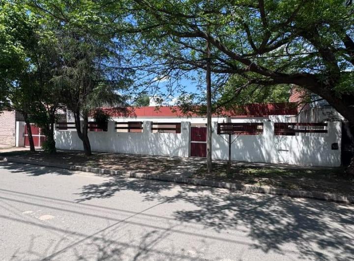 Casa · 300m² · 10 Ambientes · 3 Cocheras
