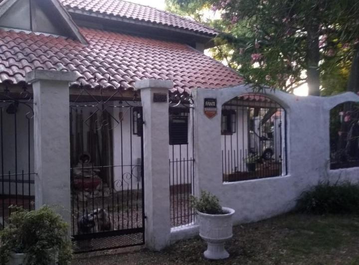 Casa · 130m² · 4 Ambientes · 1 Cochera