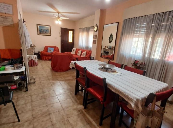 Casa · 70m² · 4 Ambientes · 1 Cochera