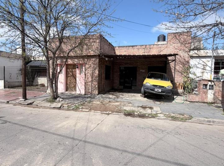 Casa · 150m² · 7 Ambientes · 1 Cochera