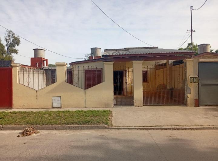 Casa · 80m² · 4 Ambientes · 1 Cochera