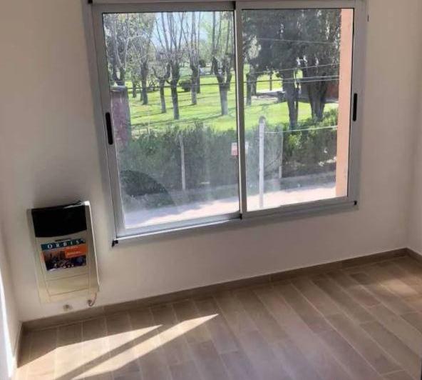 Casa · 82m² · 3 Ambientes · 1 Cochera