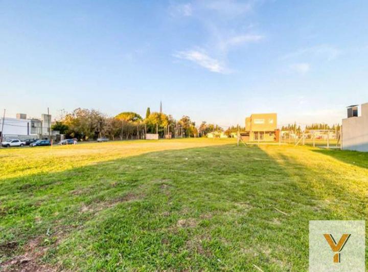 Terreno · 392m²