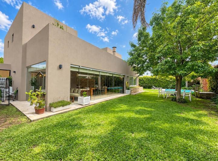 Casa · 265m² · 5 Ambientes