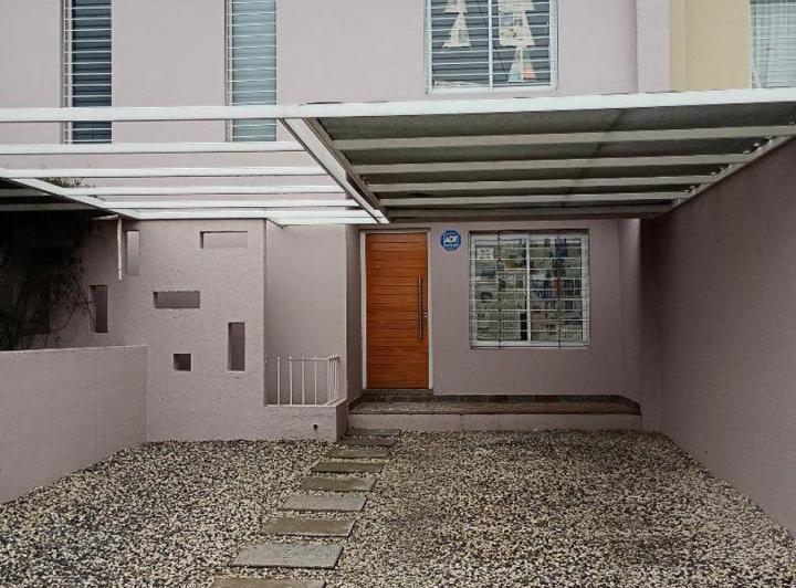 Casa · 90m² · 3 Ambientes · 2 Cocheras