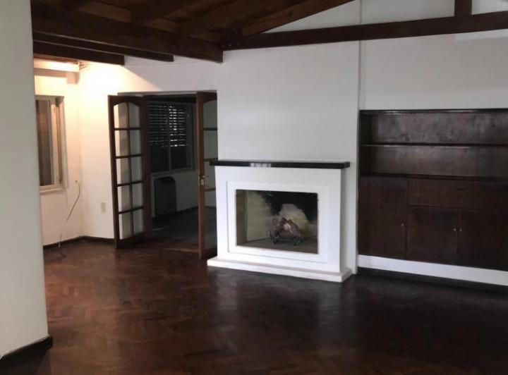 Casa · 200m² · 5 Ambientes · 2 Cocheras