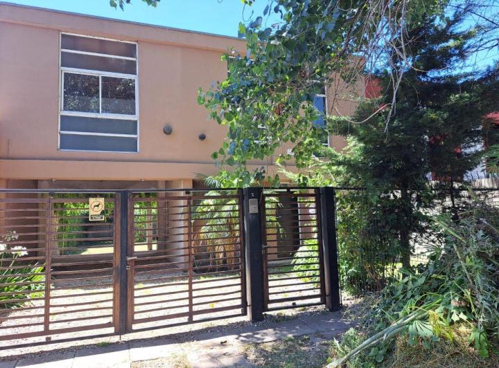 Casa · 148m² · 6 Ambientes · 3 Cocheras