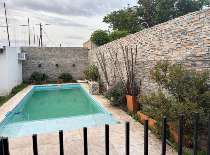 Casa · 186m² · 4 Ambientes · 1 Cochera