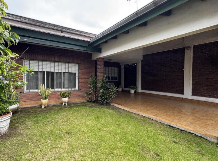 Casa · 81m² · 3 Ambientes · 1 Cochera