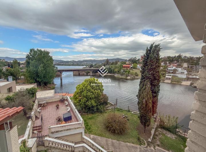 Casa · 120m² · 6 Ambientes · 2 Cocheras
