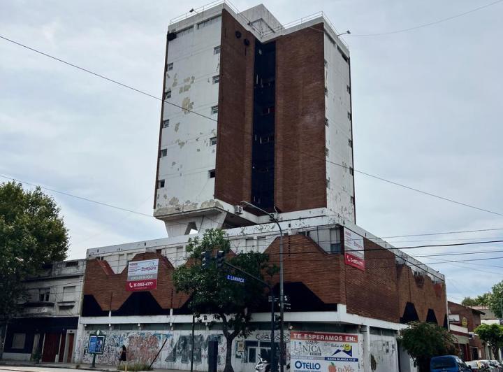 Terreno · 3357m² · 50 Dormitorios · 32 Cocheras