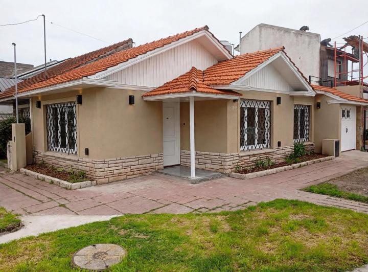 Casa · 70m² · 3 Ambientes · 1 Cochera
