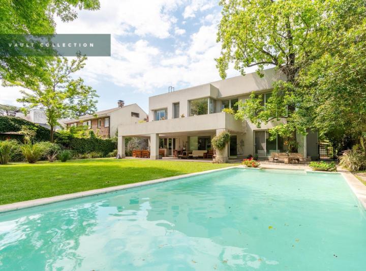 Casa · 431m² · 4 Ambientes · 7 Cocheras