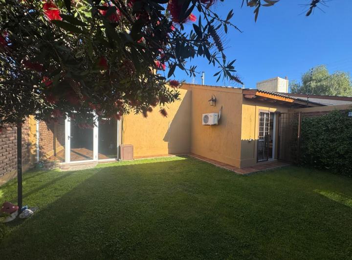 Casa · 125m² · 3 Ambientes · 2 Cocheras