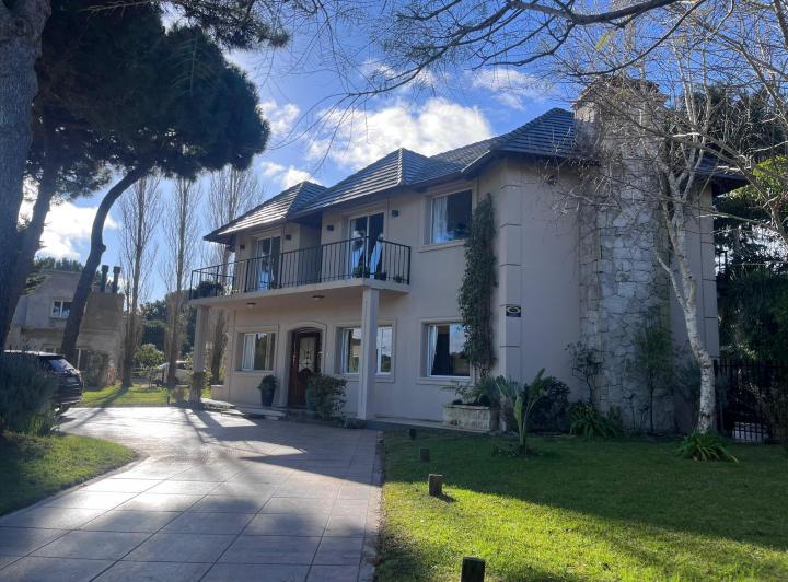 Casa · 172m² · 4 Dormitorios