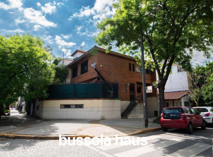 Casa · 267m² · 7 Ambientes · 1 Cochera