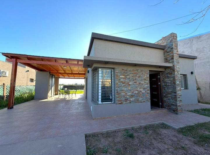 Casa · 76m² · 3 Ambientes · 1 Cochera