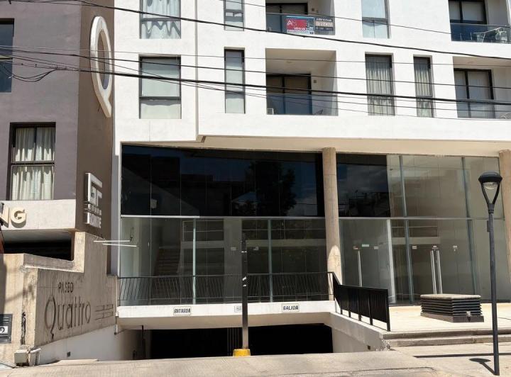 Local comercial · 107m²