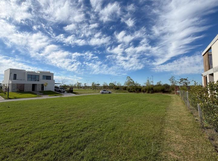 Terreno · 620m²