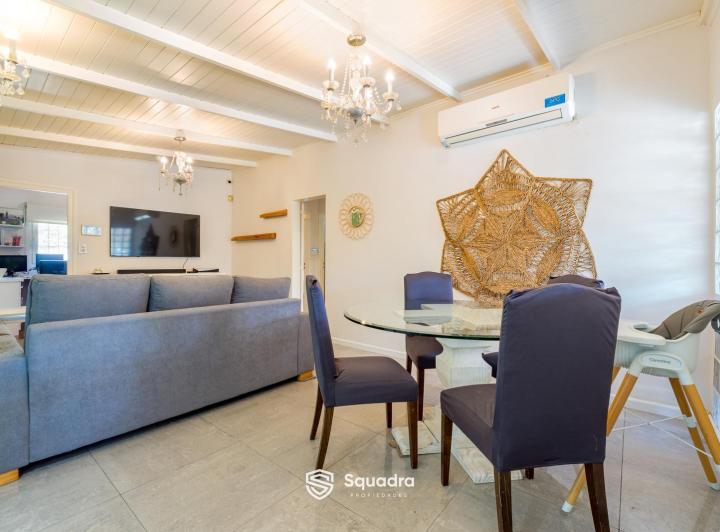 Casa · 226m² · 5 Ambientes · 2 Cocheras