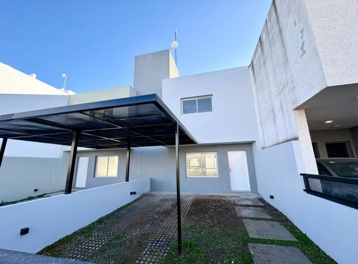 Casa · 115m² · 4 Ambientes · 1 Cochera