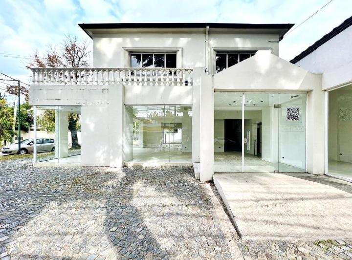 Local comercial · 358m² · 7 Ambientes · 6 Cocheras
