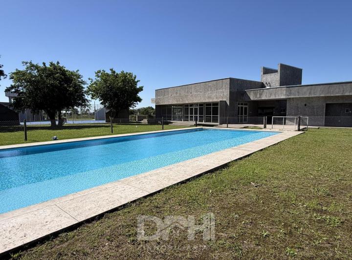 Terreno · 306m²
