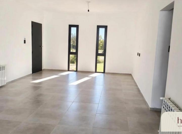 Casa · 266m² · 6 Ambientes · 2 Cocheras