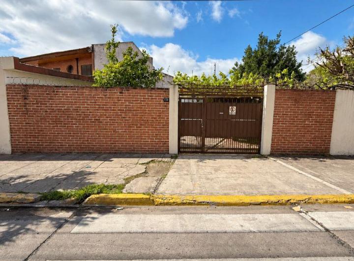 Casa · 90m² · 7 Ambientes · 2 Cocheras