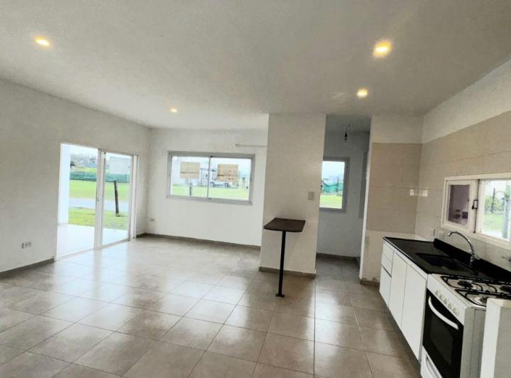 Casa · 110m² · 3 Ambientes · 2 Cocheras