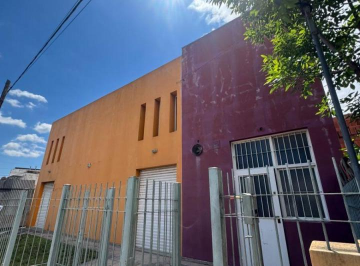 Local comercial · 230m² · 2 Ambientes · 1 Cochera