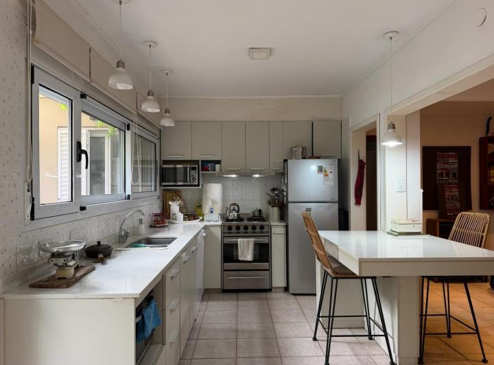 Casa · 178m² · 5 Ambientes · 2 Cocheras