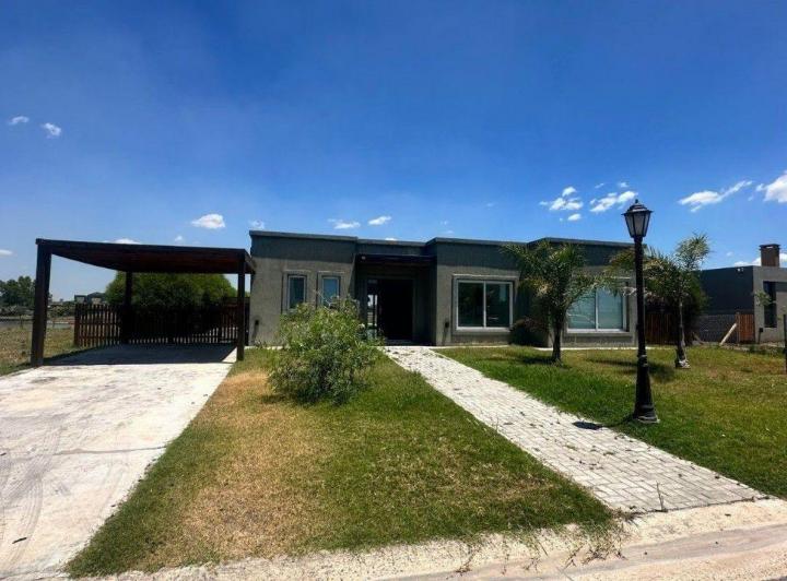 Casa · 157m² · 7 Ambientes · 1 Cochera