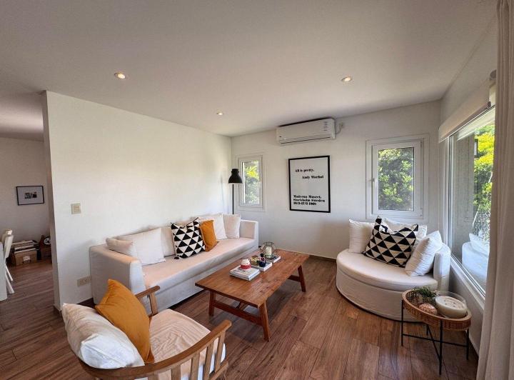 Casa · 246m² · 5 Ambientes · 1 Cochera