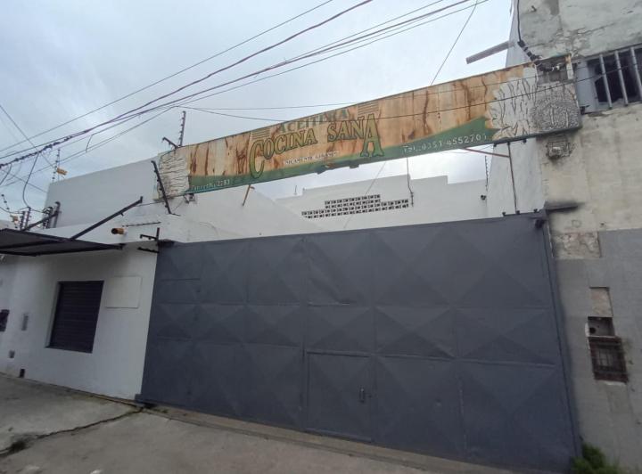 Bodega-Galpón · 360m² · 6 Ambientes