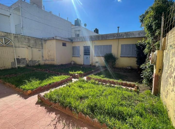 Casa · 130m² · 8 Ambientes